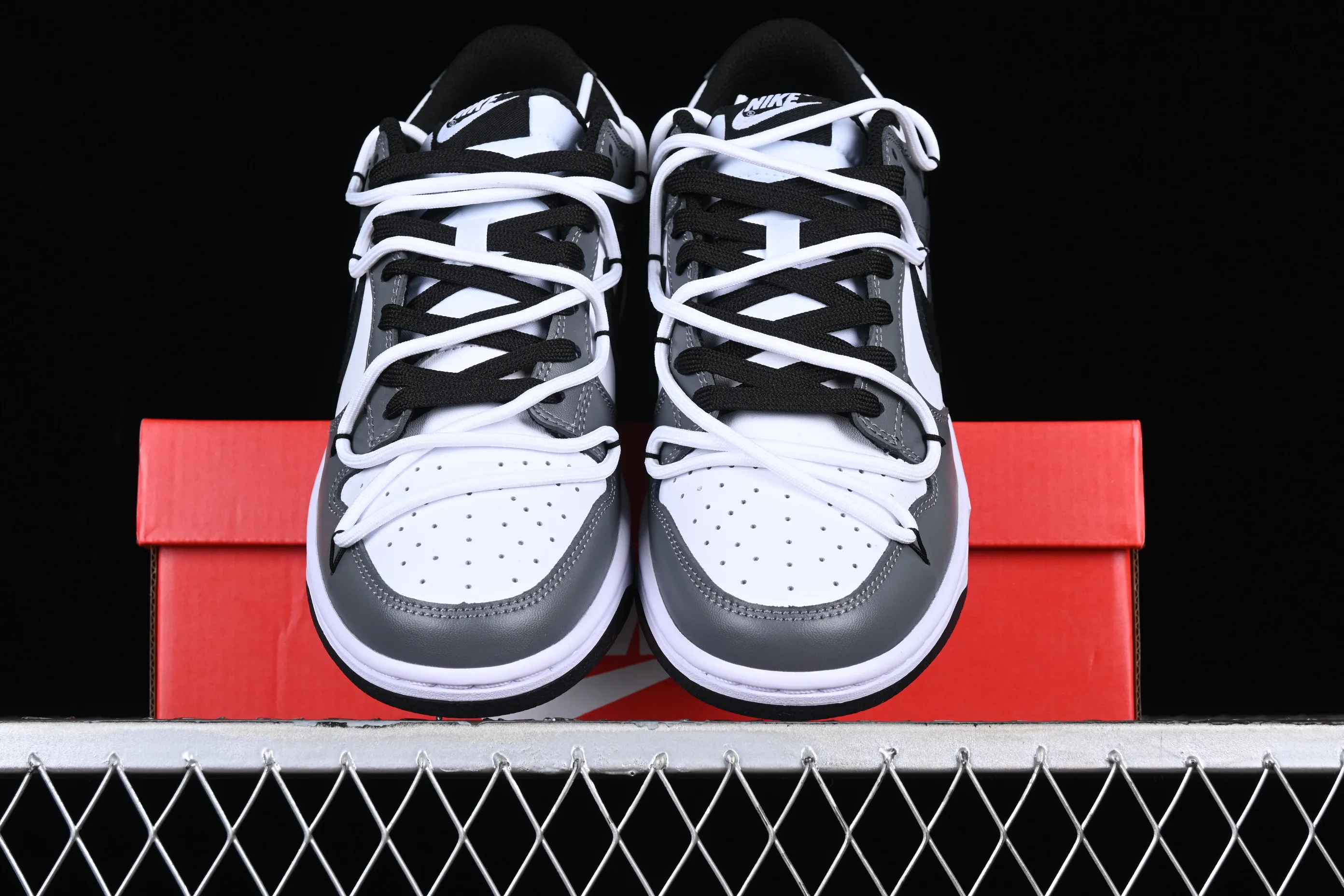 All Categories Nk SB Dunk Series Nk SB Dunk Low Low-top sneakers Nk SB Dunk Low Strap white and gray SB low-top sports and leisure sneakers DD1503-101